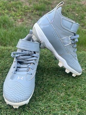 Under Armour Harper 7 Mid RM Baseball Cleats , Child Size 2y, Gray & White